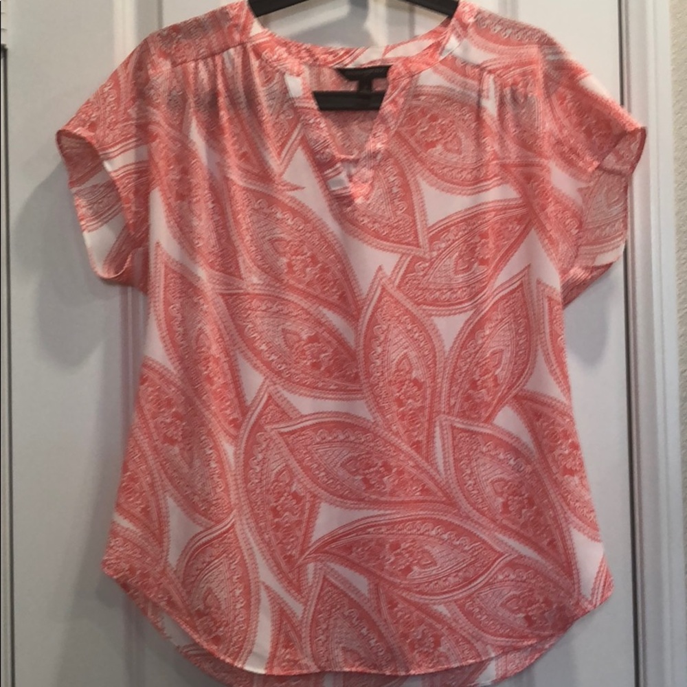 Banana Republic flowy Coral and White top